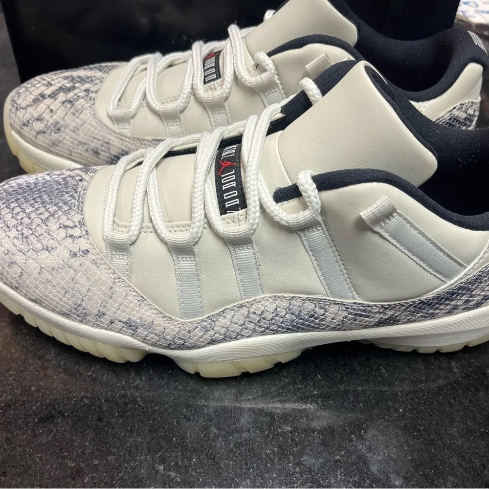 The Air Jordan 11 Low LE “Snakeskin” sz 11.5